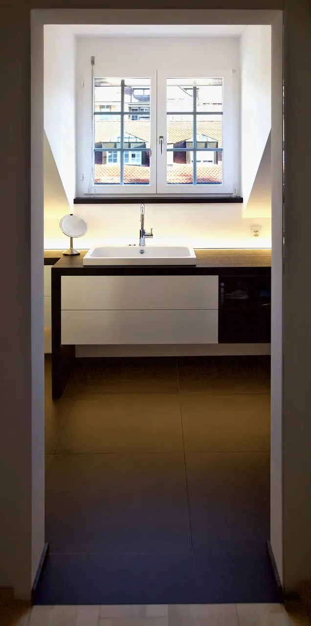 Dachbad über der Stadt